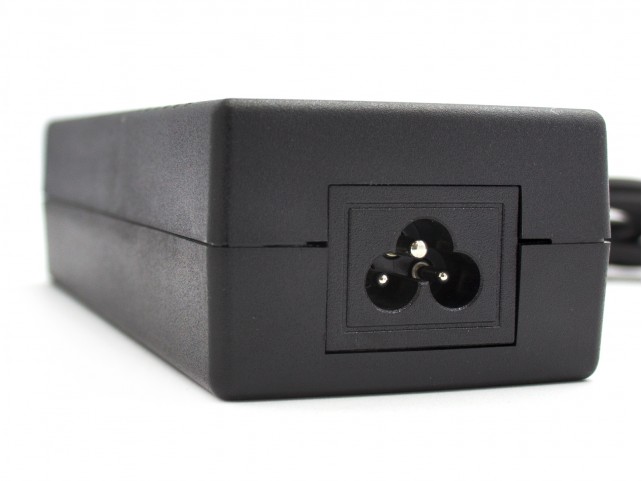 Alimentatore PowerQ per LENOVO 135W 20V 6.75A (7,9mm x 5,5mm) Alimentatore PowerQ per LENOVO 135W 20V 6.75A (7,9mm x 5,5mm)